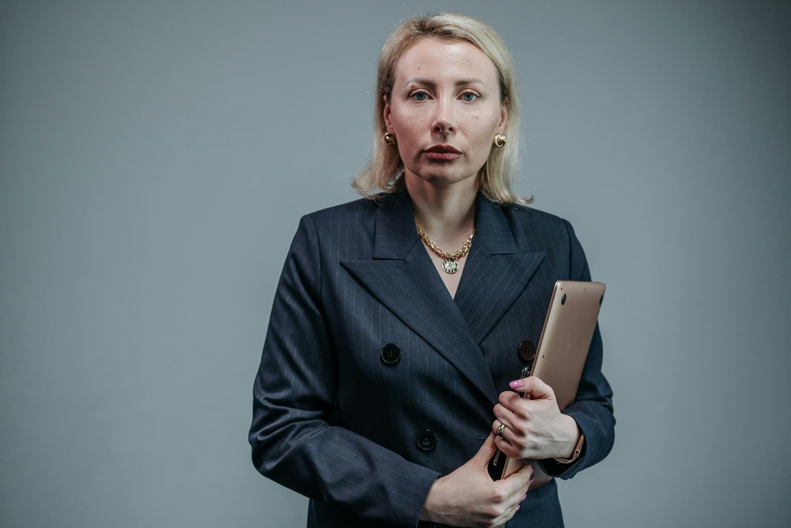 Bespoke Women’s Suits for Professionals in Los Angeles